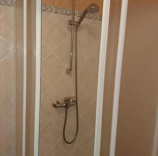 לינה וארוחת בוקר Mony E Nico