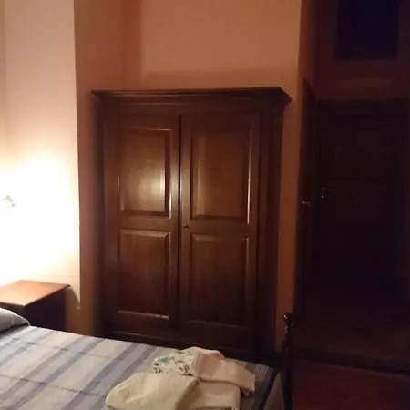 Oda ve Kahvaltı Mony E Nico Riola Sardo