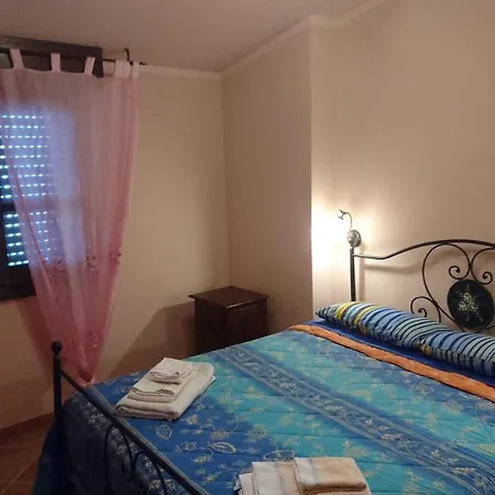 Oda ve Kahvaltı Mony E Nico Riola Sardo