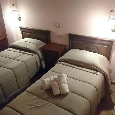 Mony E Nico Oda ve Kahvaltı Riola Sardo