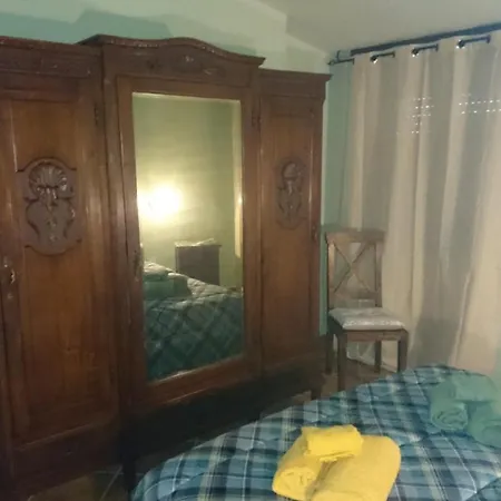 Mony E Nico Oda ve Kahvaltı Riola Sardo
